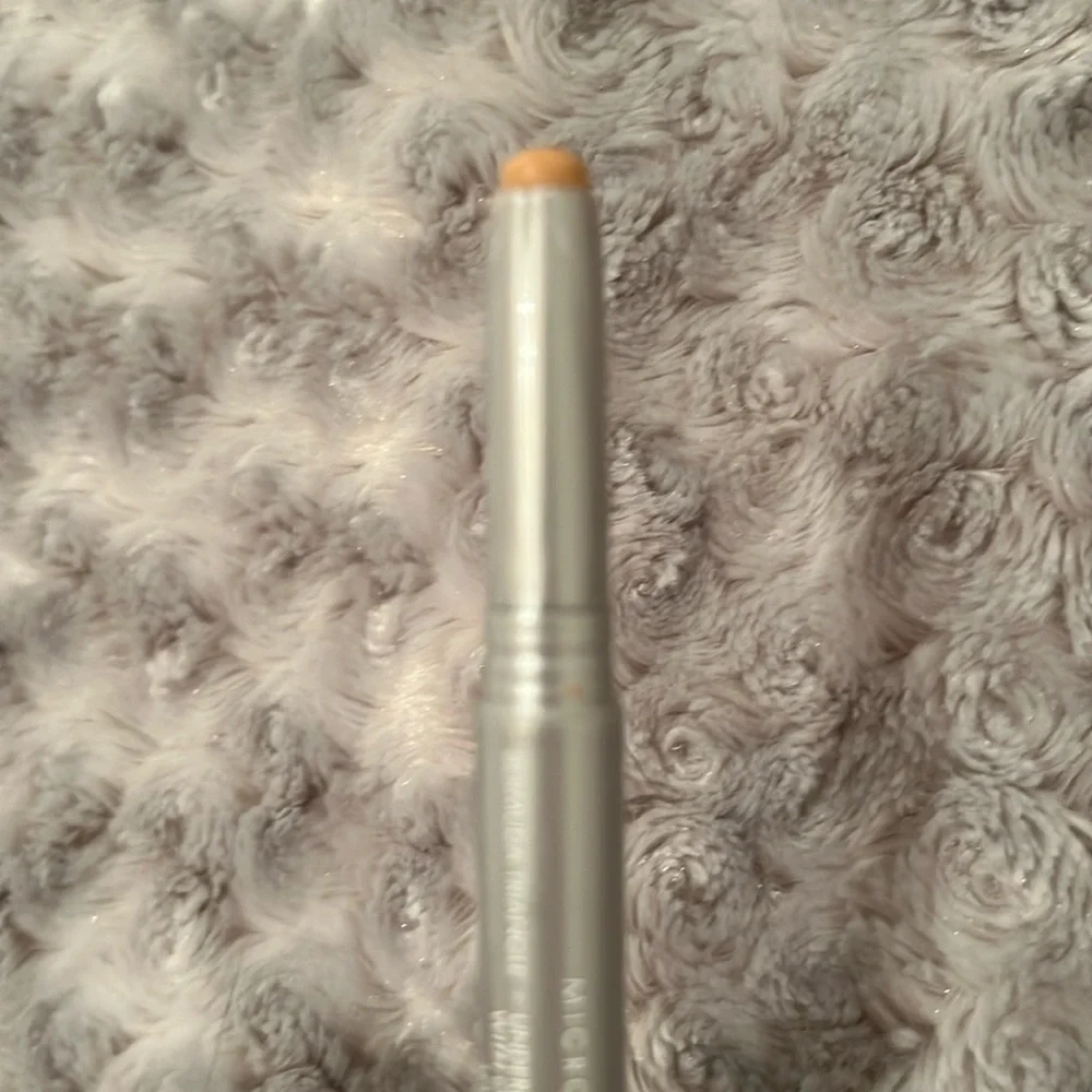 Sue Devitt Undereye Concealer Burmuda Triangle New